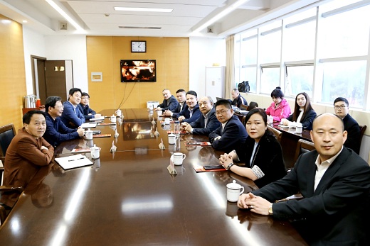 公司領(lǐng)導會見古井集團董事長梁金輝